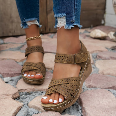 Elin™ – Ortopædiske sandaler med kilehæl og justerbar spænde