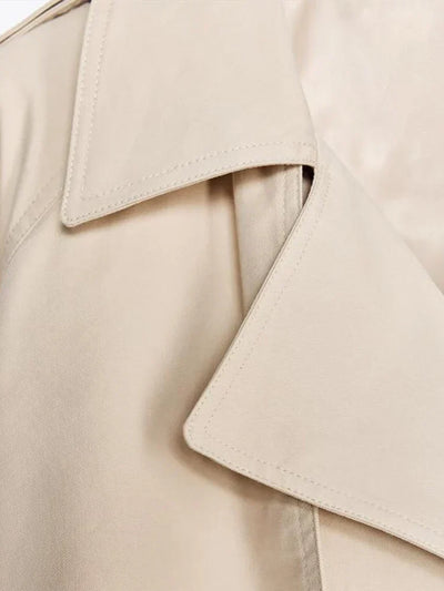 Melody | Kort Trenchcoat med Snøredetaljer